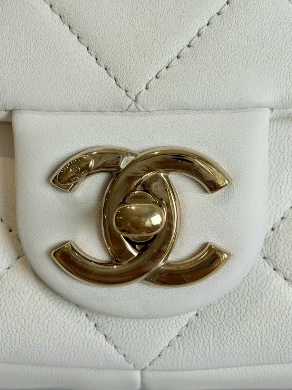 ❌SOLD❌Chanel Flap Bag White Quilted Lambskin Leather GHW